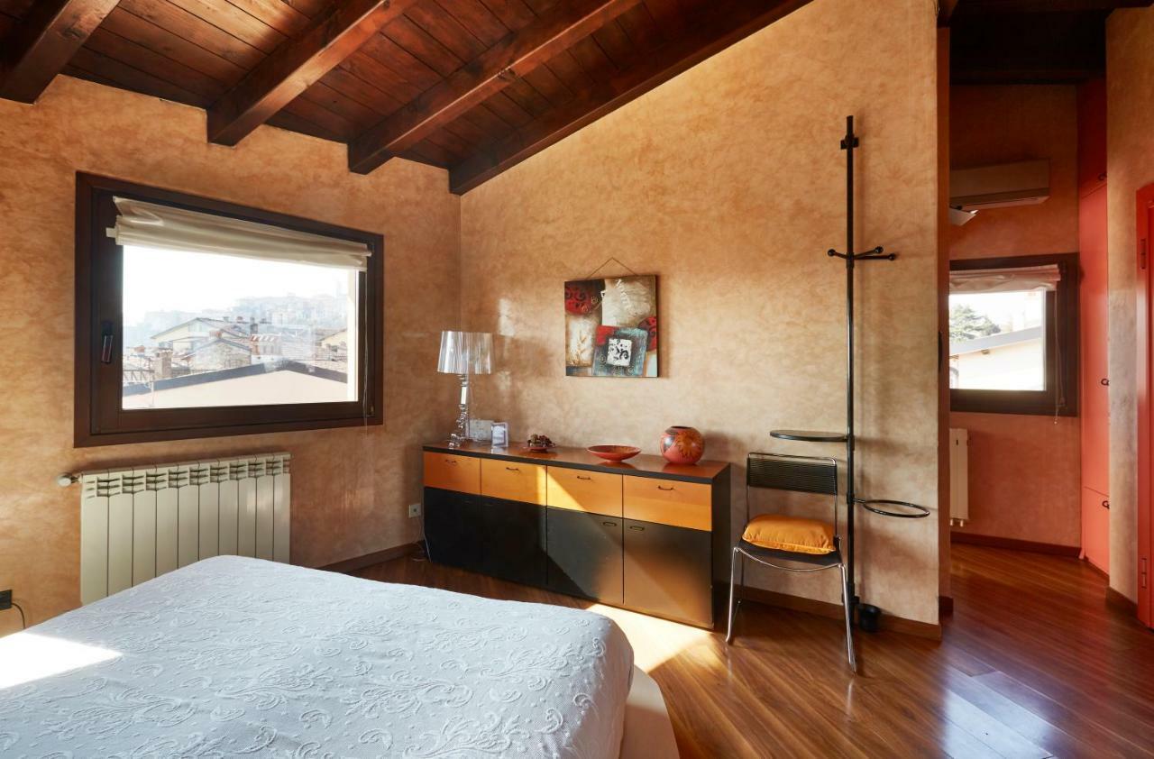 Casa Vacanza Fontana Del Delfino Bergamo Esterno foto