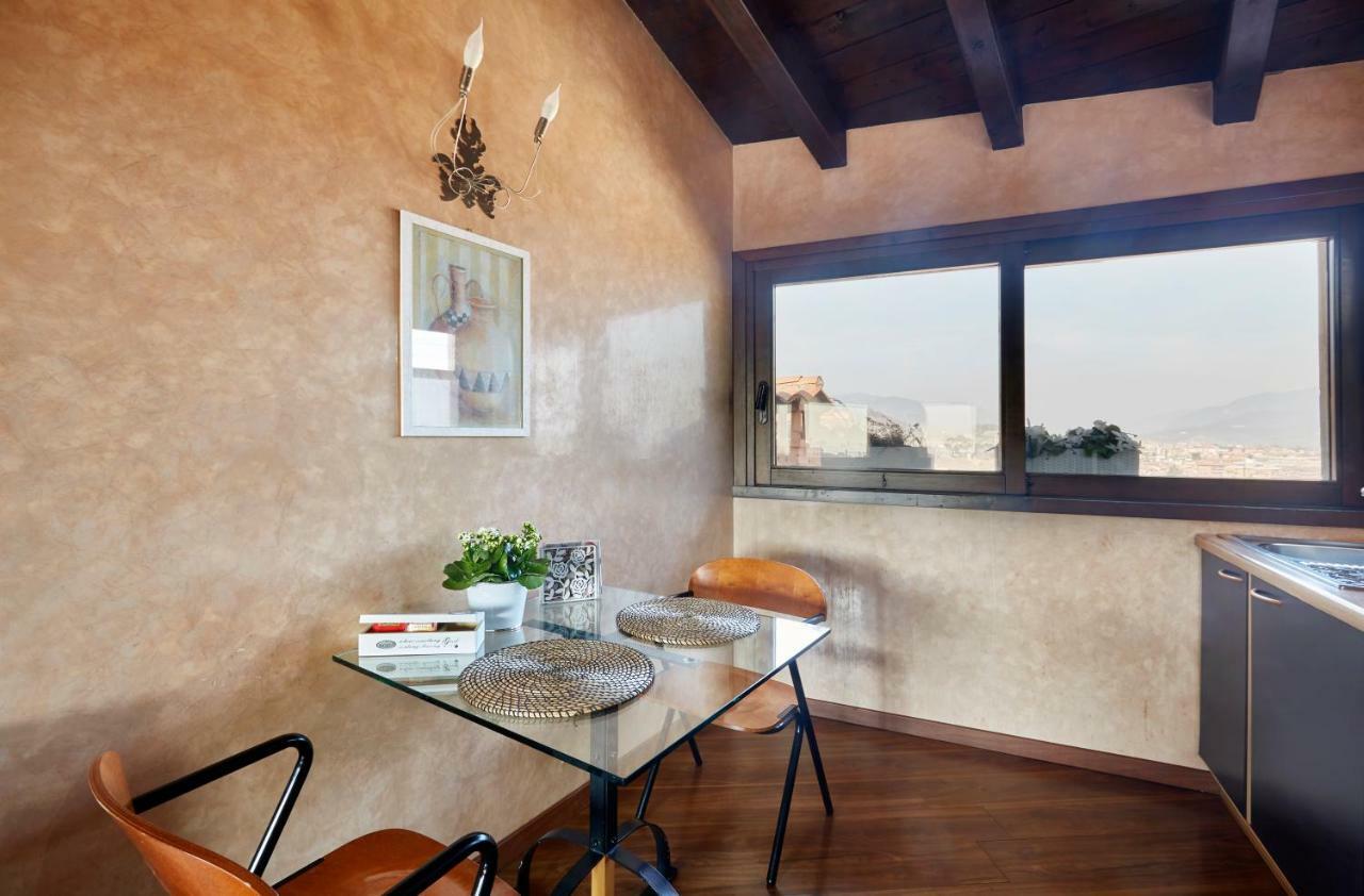 Casa Vacanza Fontana Del Delfino Bergamo Esterno foto